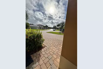 4910 SE Askew Avenue, Stuart, FL 34997 - Photo 4