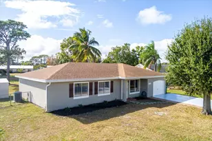 1969 SE Redwing Cir Circle, Port Saint Lucie, FL 34952 - Photo 2