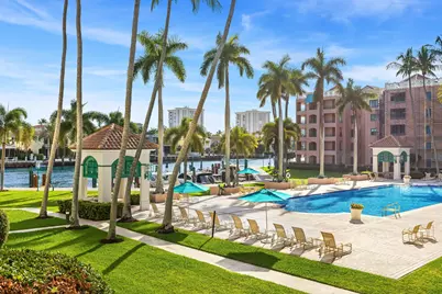 100 SE 5th Avenue, Unit #207, Boca Raton, FL 33432 - Photo 8