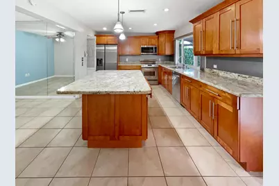 8900 NW 11th Street, Pembroke Pines, FL 33024 - Photo 20