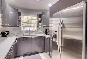 1101 NE 6th St, Fort Lauderdale, FL 33304 - Photo 12