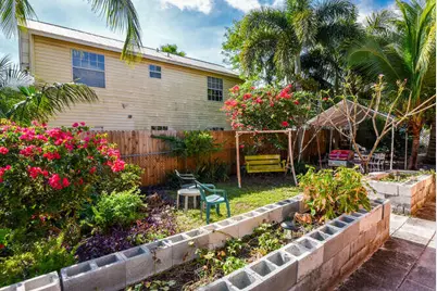 317 N D Street E, Lake Worth Beach, FL 33460 - Photo 4
