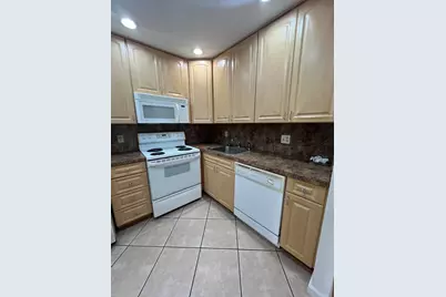 206 Valencia I, Delray Beach, FL 33446 - Photo 8