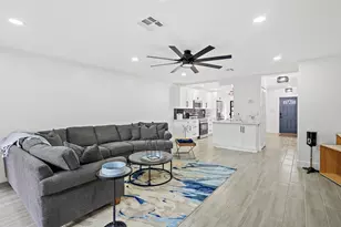 12726 Peconic Ct, Wellington, FL 33414 - Photo 6