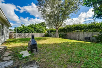 2352 SE Monroe Street, Stuart, FL 34997 - Photo 32