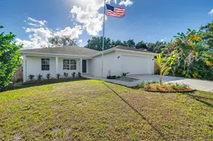 2352 SE Monroe St, Stuart, FL 34997 - Photo 4
