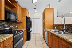 184 SW Hide Pl, Port Saint Lucie, FL 34953 - Photo 14