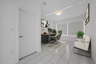 2461 NE 135th St, North Miami, FL 33181 - Photo 4