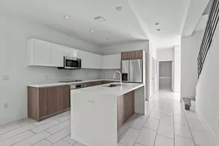 2461 NE 135th St, North Miami, FL 33181 - Photo 10