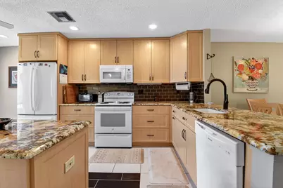 13752 Via Flora, Unit #D, Delray Beach, FL 33484 - Photo 8