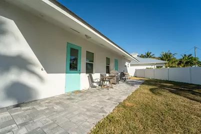 443 SE Dolphin Drive, Stuart, FL 34996 - Photo 32