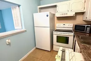 119 Berkshire F, West Palm Beach, FL 33417 - Photo 10