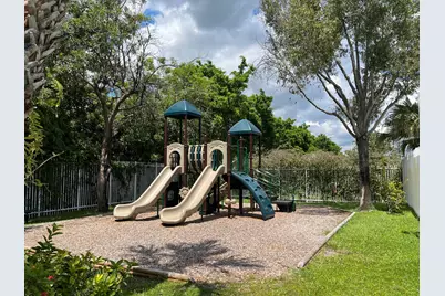 930 Summit Lake Drive, West Palm Beach, FL 33406 - Photo 22