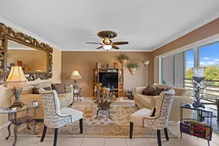 581 Mansfield N, Boca Raton, FL 33434 - Photo 4