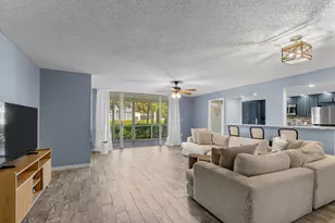 110 Half Moon Cir, Hypoluxo, FL 33462 - Photo 4