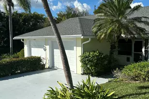 10831 SE Sea Pines Cir, Hobe Sound, FL 33455 - Photo 2