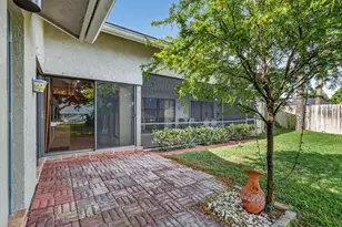 560 Juniper Pl, Wellington, FL 33414 - Photo 60
