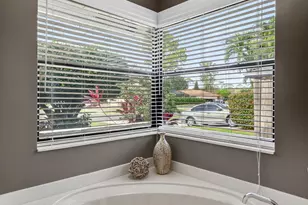 560 Juniper Pl, Wellington, FL 33414 - Photo 32