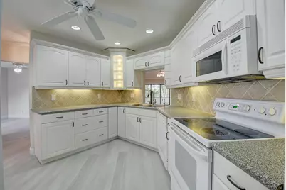 9107 Chatsworth Cascades Circle, Boca Raton, FL 33434 - Photo 16