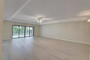 9107 Chatsworth Cascades Cir, Boca Raton, FL 33434 - Photo 6