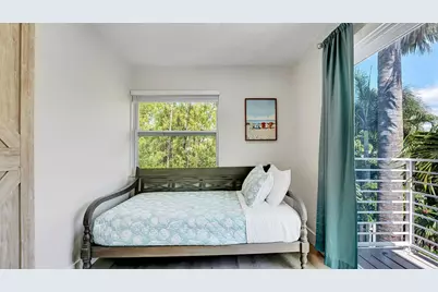 218 NE 10th Street, Delray Beach, FL 33444 - Photo 18