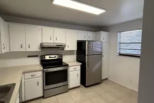 555 N Banyan Tree Ln Unit, Delray Beach, FL 33483 - Photo 2