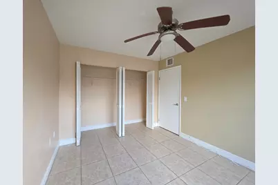 1542 Lake Crystal Drive, Unit #H, West Palm Beach, FL 33411 - Photo 10