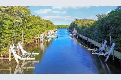 8415 SE Governors Way, Hobe Sound, FL 33455 - Photo 6