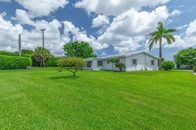 135 NW 14th Street, Boynton Beach, FL 33426 - Photo 4