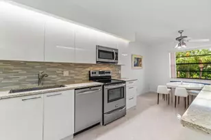 18 Eastgate Dr, Boynton Beach, FL 33436 - Photo 8