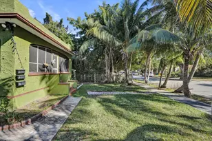 627 30th St, West Palm Beach, FL 33407 - Photo 12