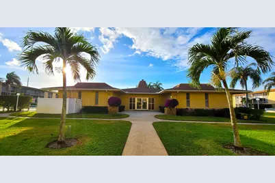 300 Village Green Circle S, Unit #203, Palm Springs, FL 33461 - Photo 16