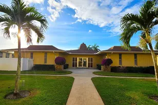 300 Village Green Cir S, Palm Springs, FL 33461 - Photo 16