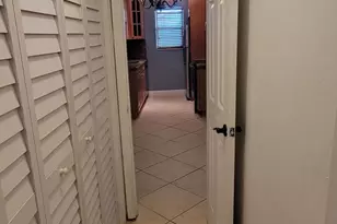 421 NE 1st St, Hallandale Beach, FL 33009 - Photo 22