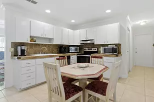 8685 SE Keathley Ct, Hobe Sound, FL 33455 - Photo 12