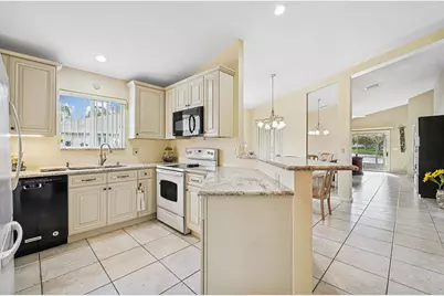 9238 Vineland Court, Unit #A, Boca Raton, FL 33496 - Photo 12