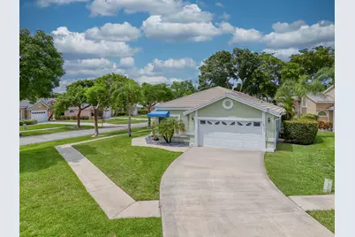 8095 Burlington Court, Lake Worth, FL 33467 - Photo 2