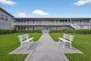 386 Sheffield P, West Palm Beach, FL 33417 - Photo 2
