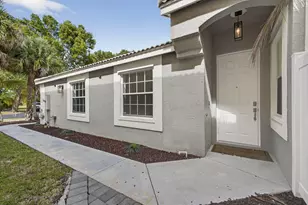 1475 Running Oak Ln, Royal Palm Beach, FL 33411 - Photo 4