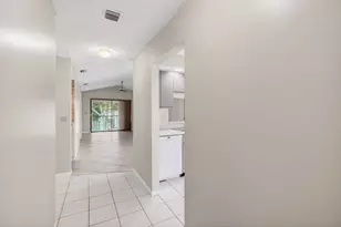 400 Club Cir, Boca Raton, FL 33487 - Photo 8