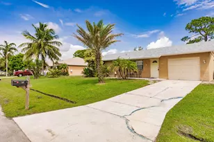 761 SE Browning Ave, Port Saint Lucie, FL 34983 - Photo 2