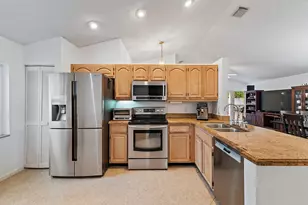 11 Admirals Ct, Palm Beach Gardens, FL 33418 - Photo 12