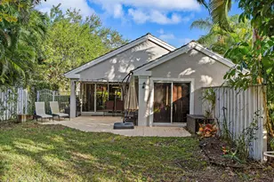 11 Admirals Ct, Palm Beach Gardens, FL 33418 - Photo 32