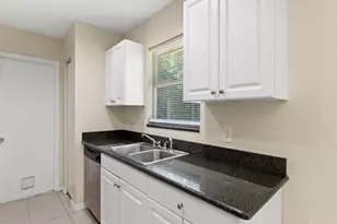 526 NW Kingston St, Port Saint Lucie, FL 34983 - Photo 2