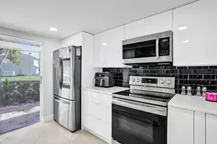 868 Crystal Lake Dr, Deerfield Beach, FL 33064 - Photo 10