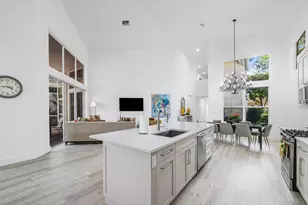 323 Sunset Bay Ln, Palm Beach Gardens, FL 33418 - Photo 4