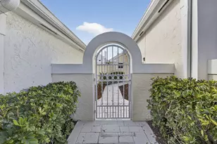 18 Selby Ln, Palm Beach Gardens, FL 33418 - Photo 6