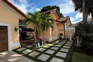 9050 Cypress Hollow Dr, Palm Beach Gardens, FL 33418 - Photo 4
