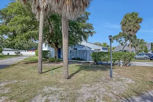 241 NW 15th St, Boca Raton, FL 33432 - Photo 2