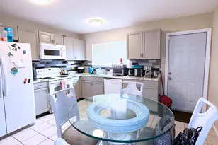 468 SW Lakerhurst Dr, Port Saint Lucie, FL 34983 - Photo 4